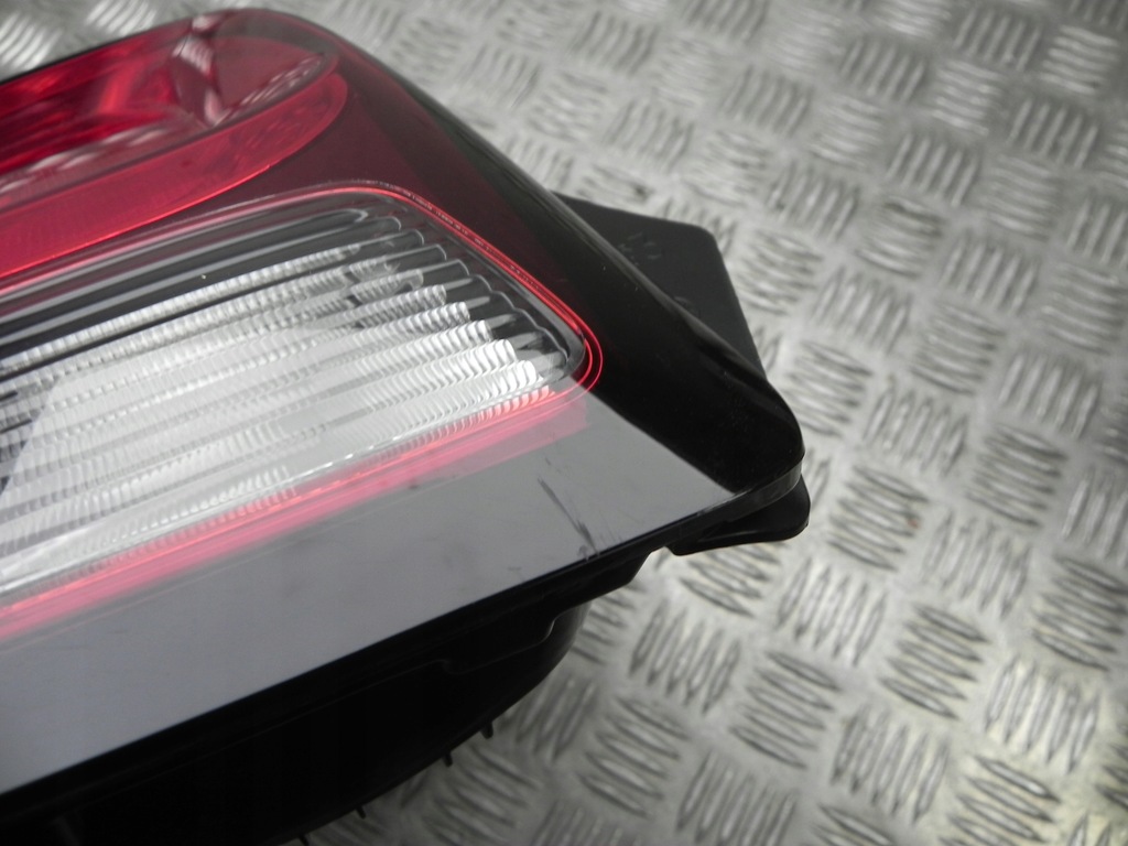 фото №8, Лампы задние citroën c1 ii 2021 с левый 815600h162