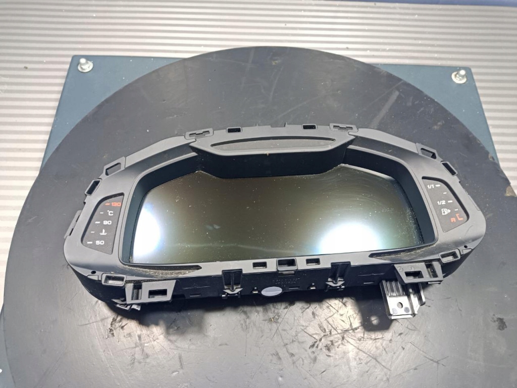 фото №1, Audi a6 c8 avant счетчик виртуальный cockpit 4k0920790f