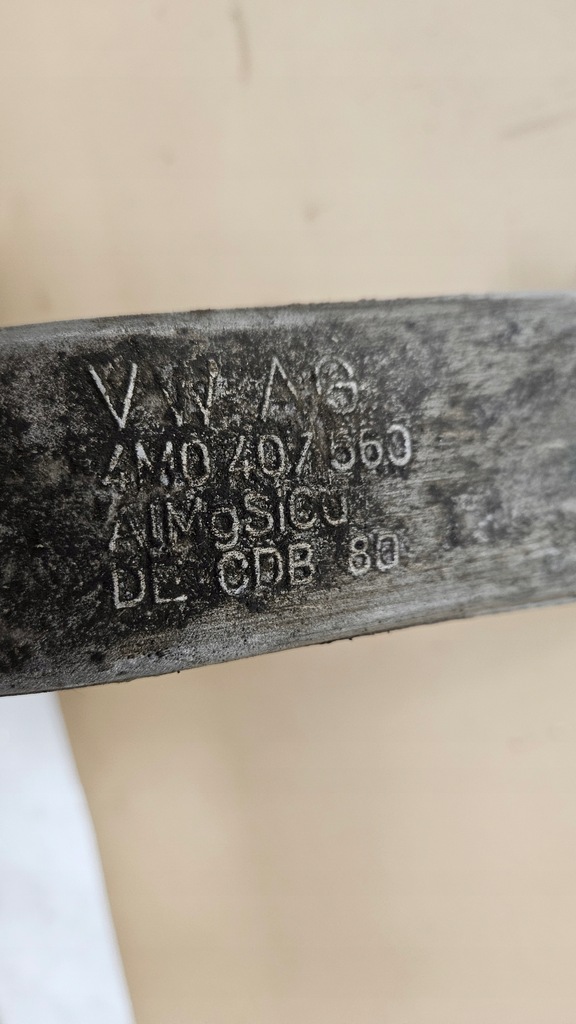 фото №8, Поворотный кулак правая перед передняя рычаг ступица audi q7 4m0407560