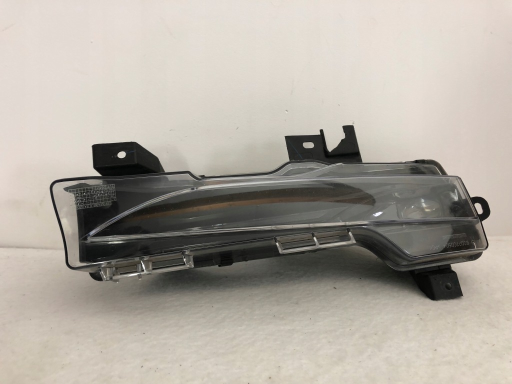 Купить Лампа противотуманная фара правая led tesla model 3 1077396-00-d