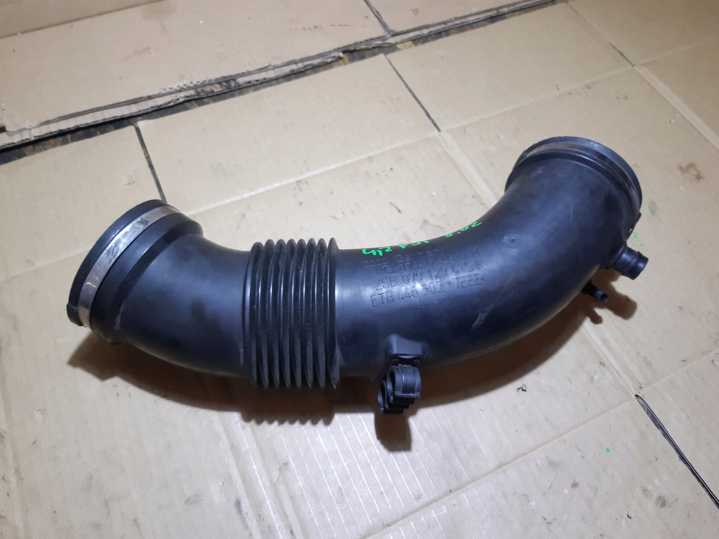 фото №1, Audi a5 s5 4.2 fsi шланг труба воздуха 079129627m