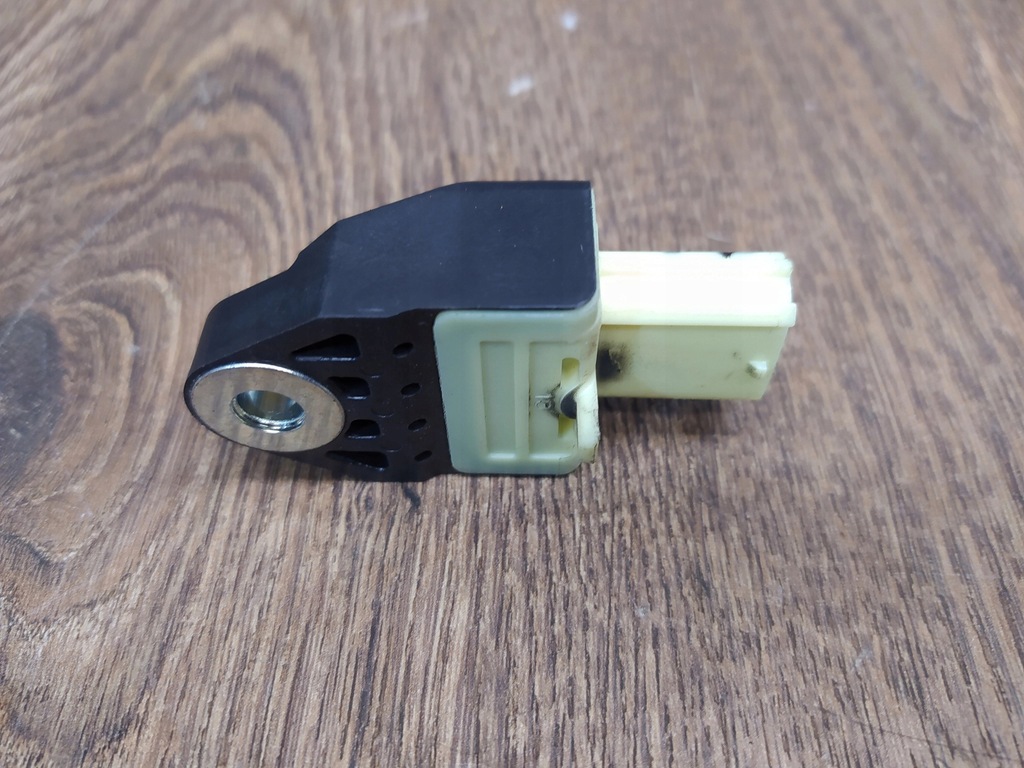 фото №8, Lexus is300h 89831-12040 датчик ударный