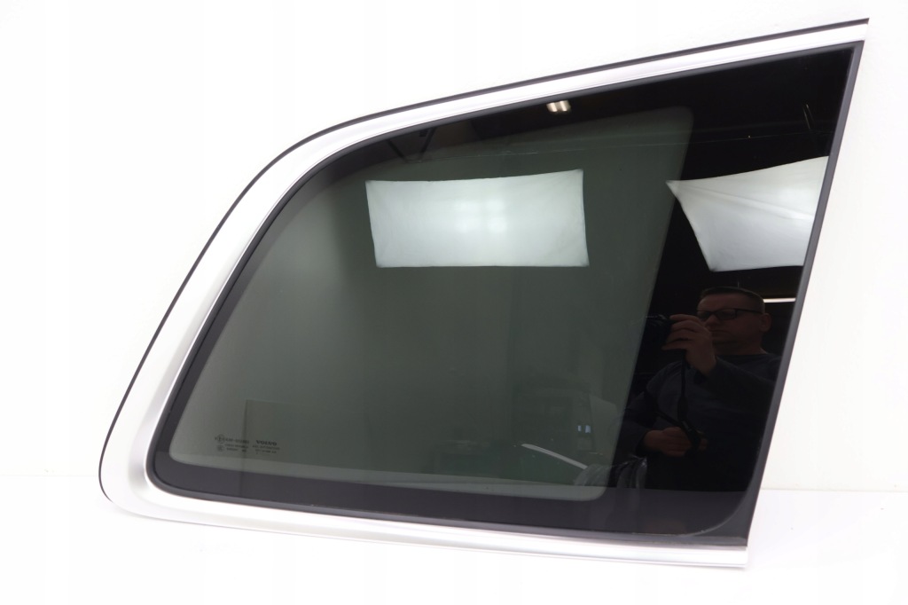 Купить Volvo xc90 2 стекло кузовная правый  17r 31402724
