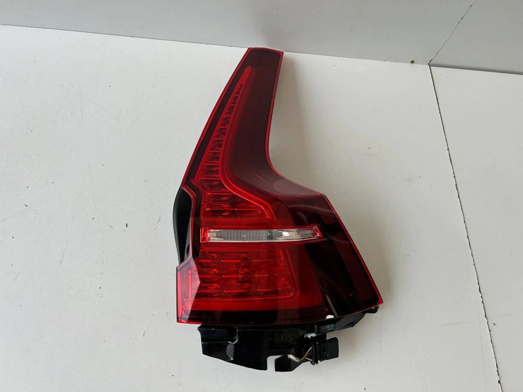 фото №1, Volvo v60 лампа правий задня led 32291359