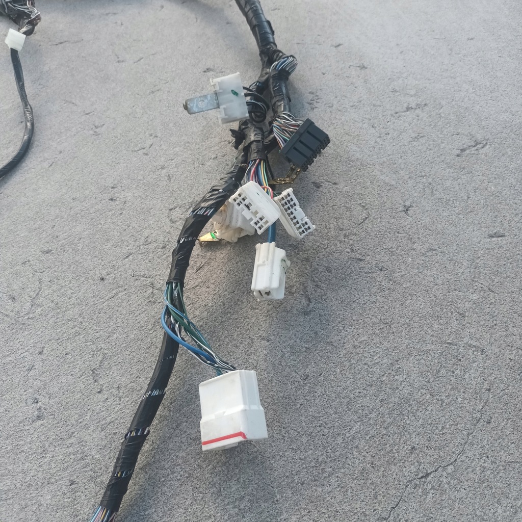 фото №7, Space star ii 13- дроти відсік двигуна