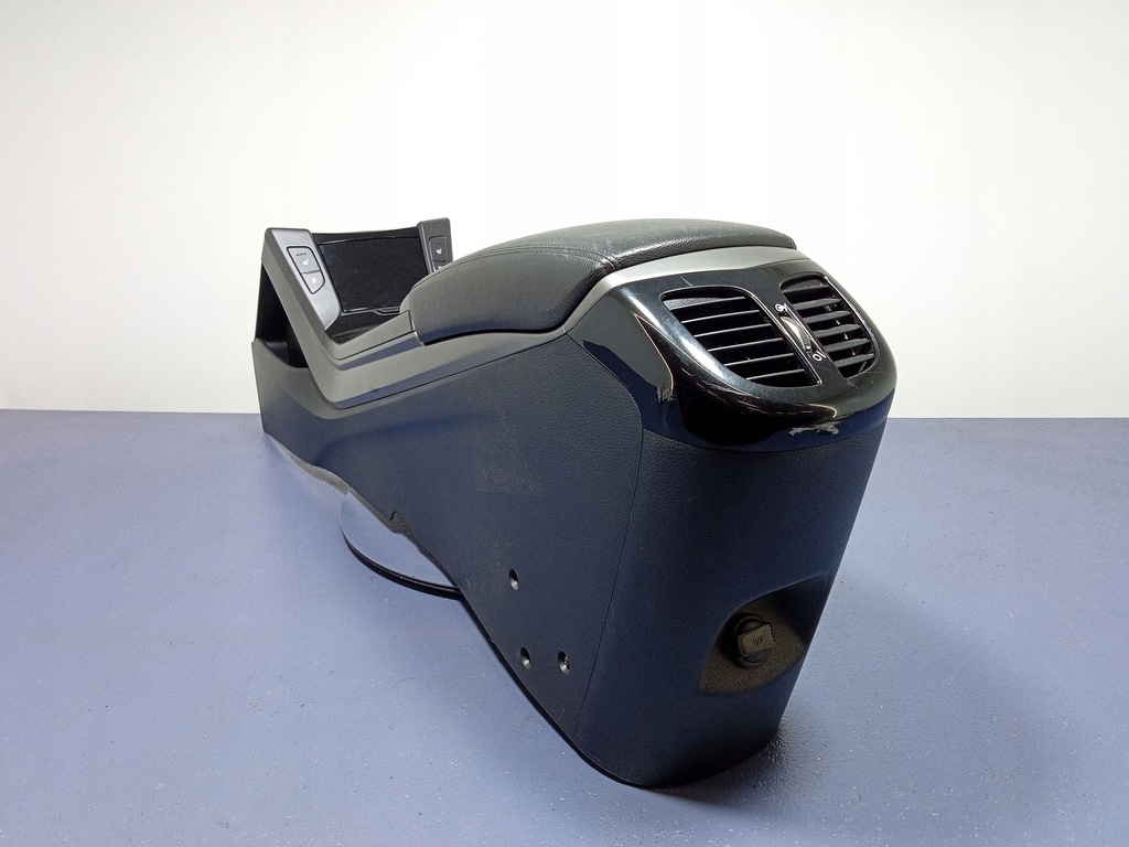 фото №4, Hyundai i40 туннель средний подлокотник