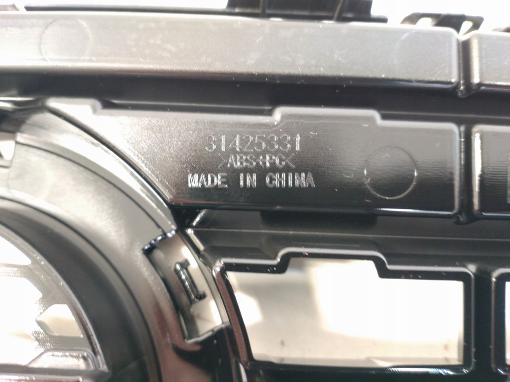 фото №7, Новий решітка радіатора решітка радіатора радіатора volvo v40 lift r-design 2016- 31425331