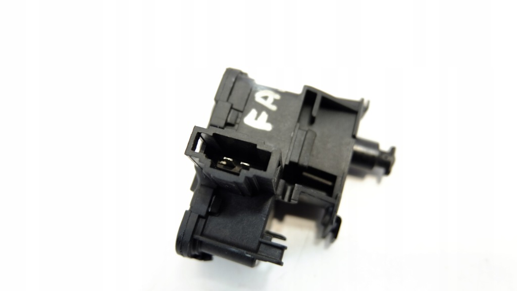 фото №9, Skoda fabia iii привід кришка заливної пального 7p0810773f