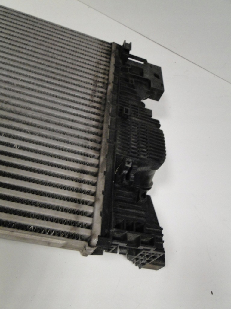 Mercedes a klasa 177 cla 118 радіатор повітря інтеркулер a2475006100 Ціна