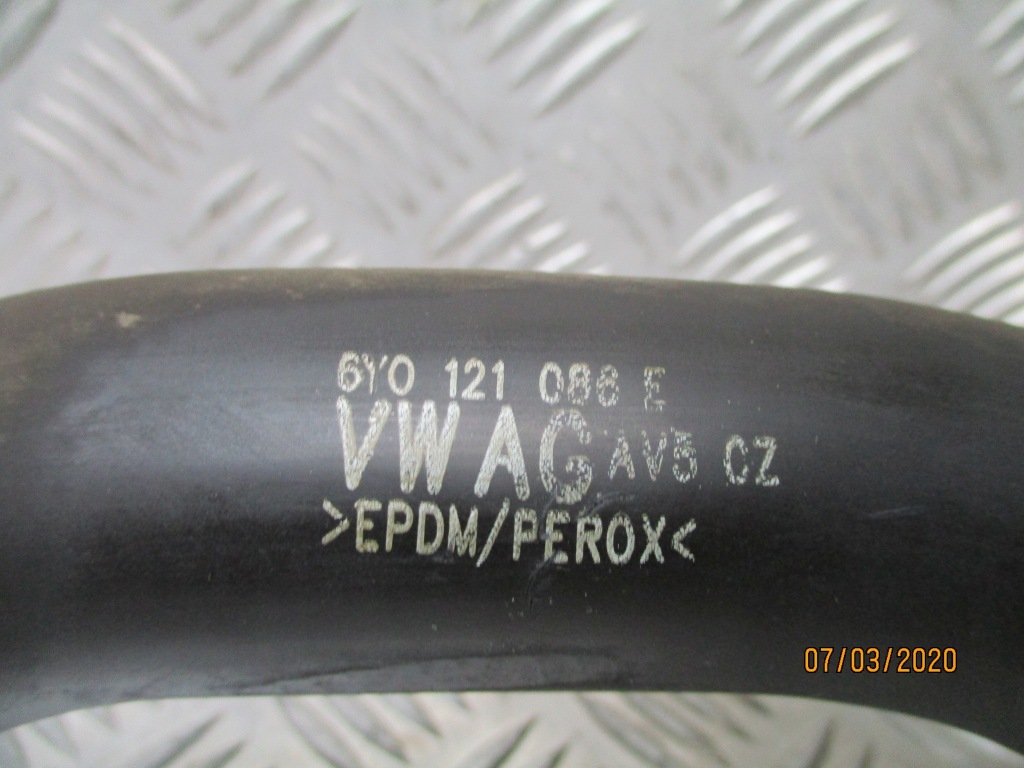 Провода шланги воды радиатора skoda fabia 1 1.2 6y0121088 Цена