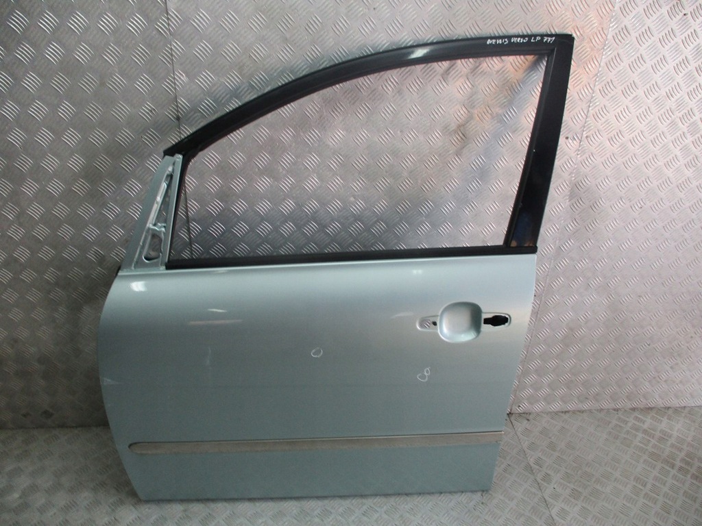 фото №1, Дверь левый перед toyota avensis verso 771