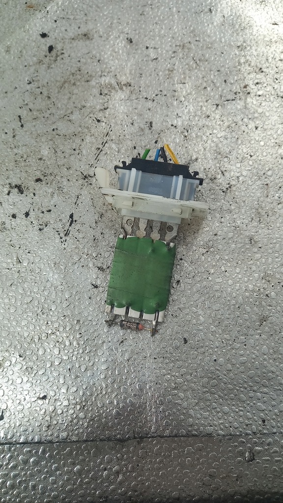 фото №1, Резистор вентилятор opel corsa c 01r