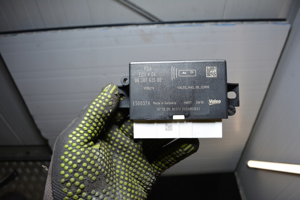 фото №1, Opel corsa f 5d модуль pdc 9838793580