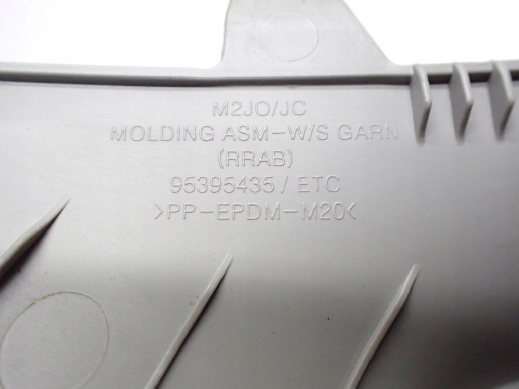 Пластик захист стійка правий перед динамік 95395435 opel karl rocks 18r Доставка