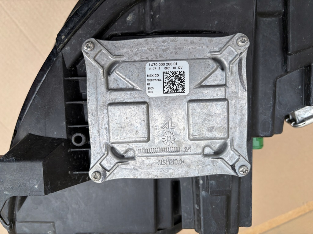 Фара правая  перед alfa romeo giulia америка 50547573 xenox led поворотная 35w Цена