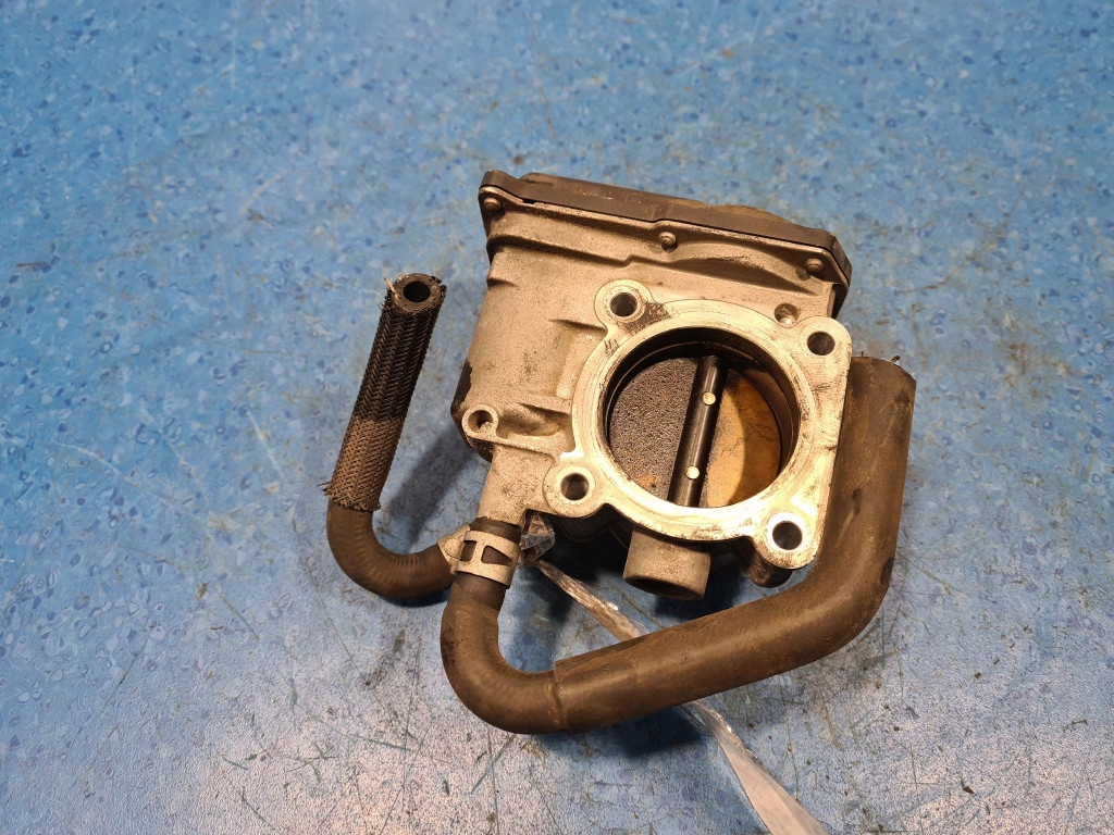 фото №8, Toyota corolla verso i lift 1.8b дросельна заслінка 22030-0d011