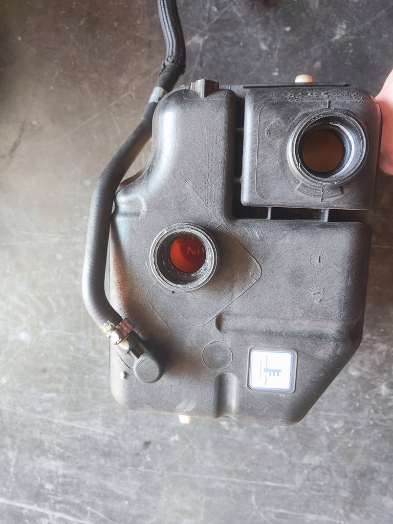 фото №1, Maserati levante бачок расширительный