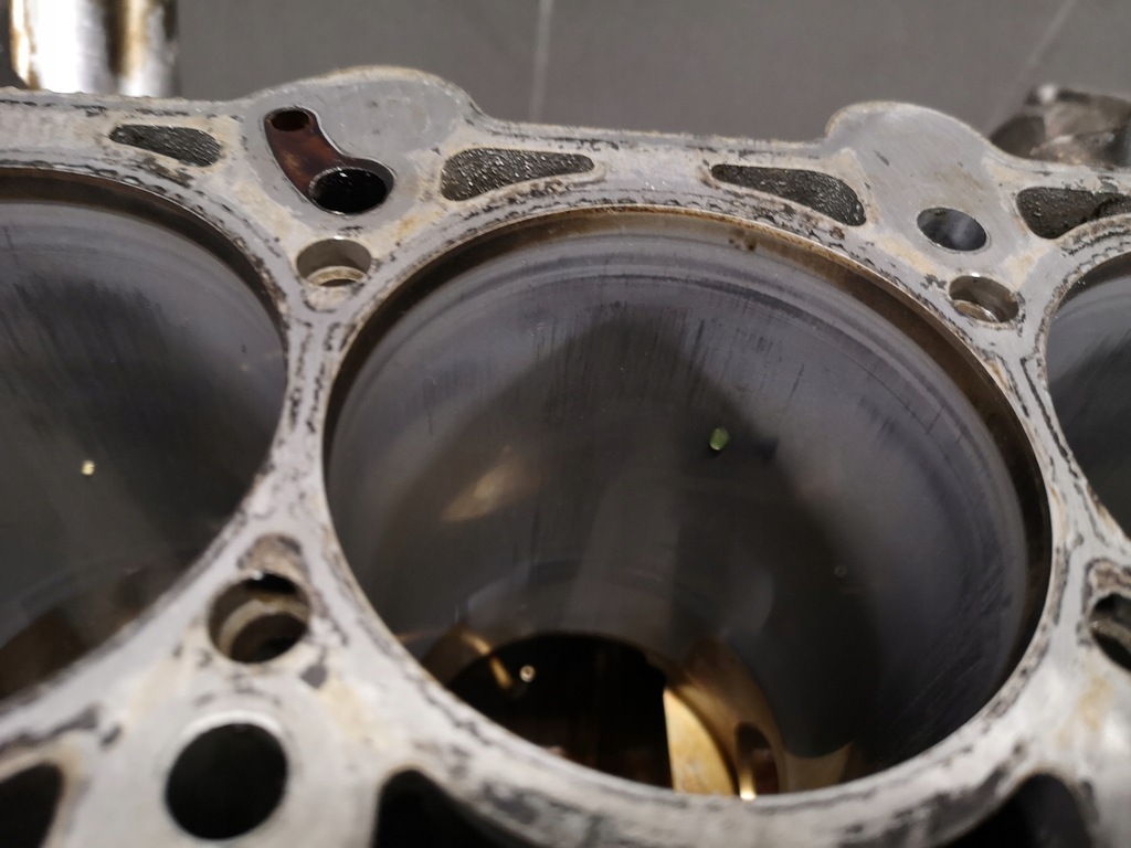 фото №9, Блок двигателя audi a6 c6 3.2 fsi auk 06e103021aa поцарапанный