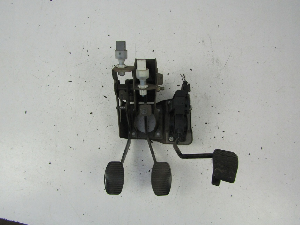 фото №1, Fiat albea 178 педалі 5b mt 01-06 4d