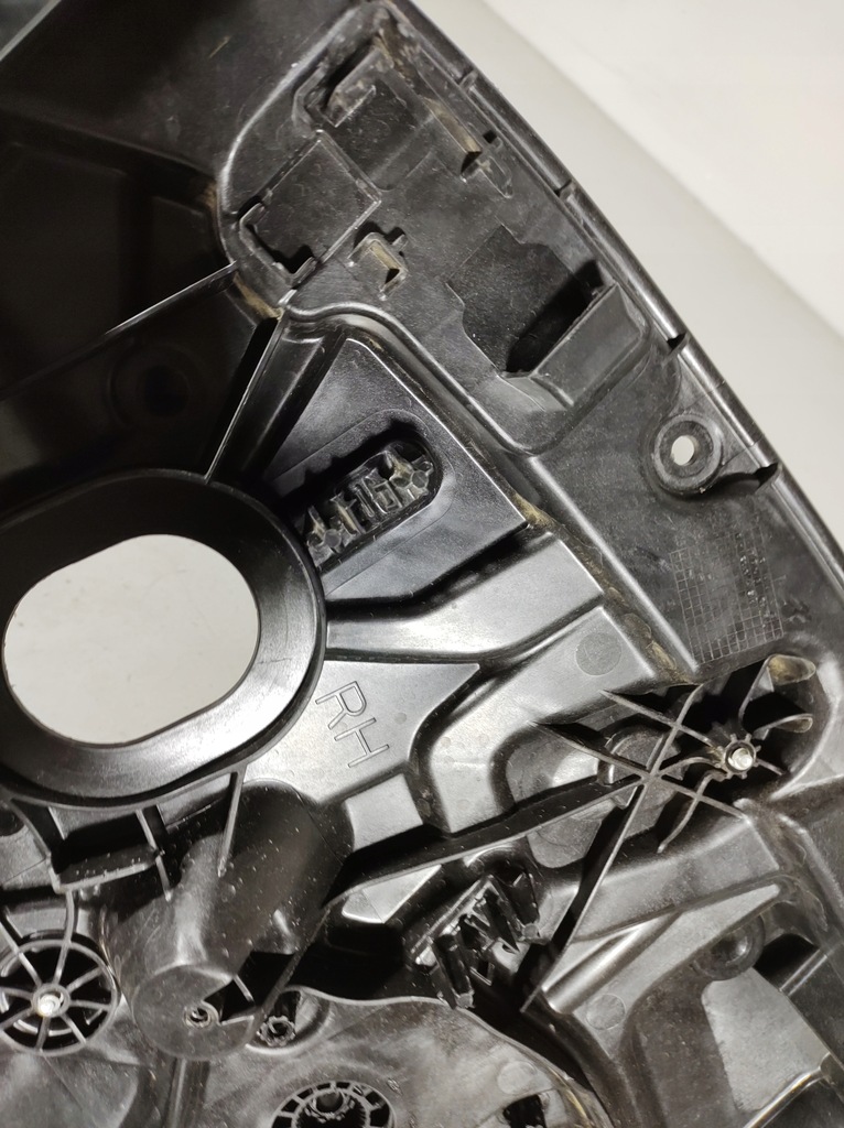 фото №9, Volvo v60 18r- підйомник скло правий задня