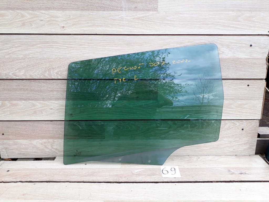 фото №4, Стекло боковая дверь левый задняя зелёный peugeot 306 02r.