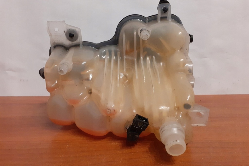 фото №7, Бачок расширительный jaguar xf x260 yc158b099aa 3.0l дизель 221kw 2017