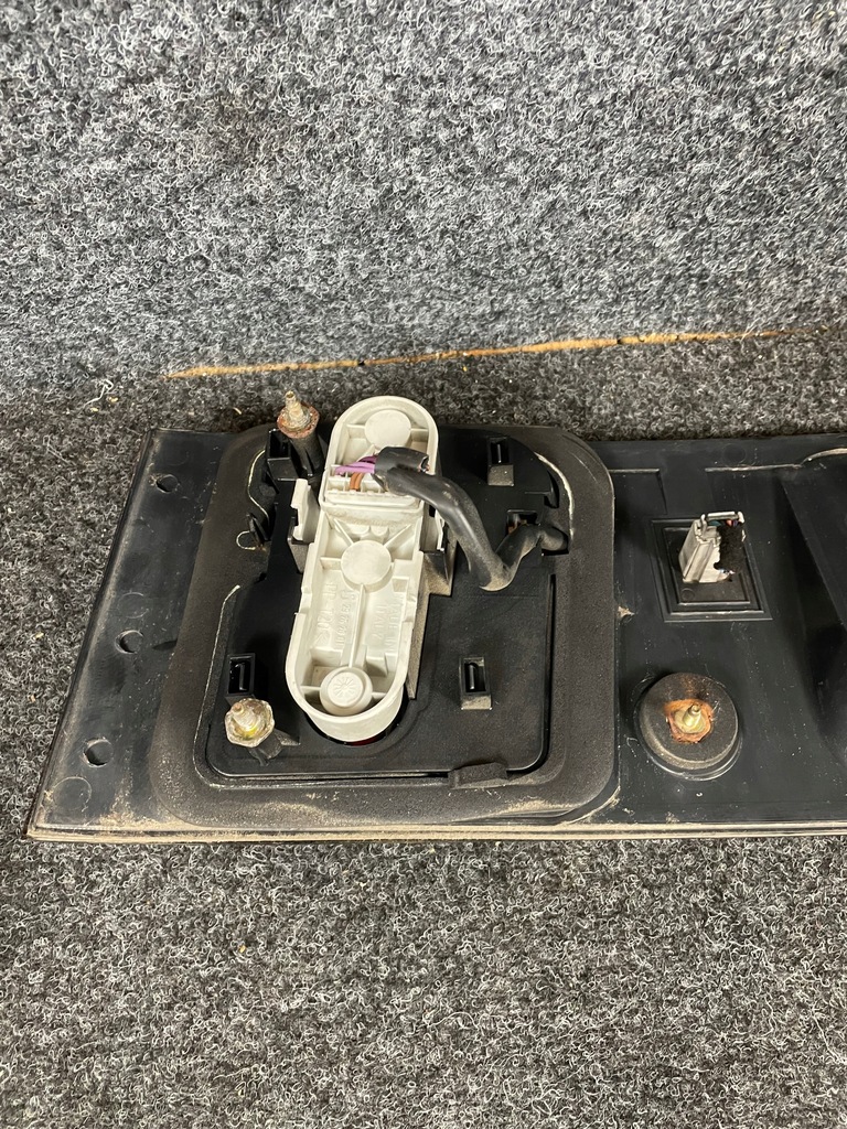 фото №10, Volvo v40 kombi 00-04r накладка кришки багажника 30632612