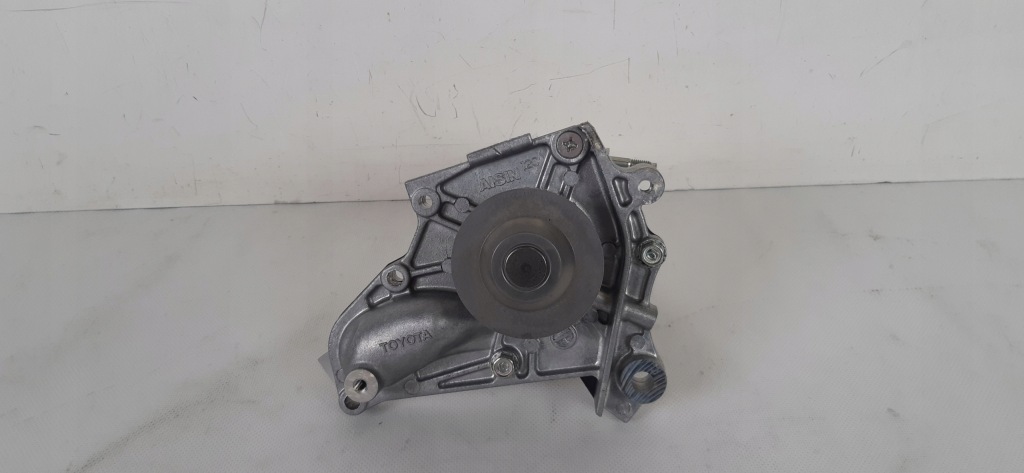 фото №1, Toyota avensis camry carina e насос wody 16100-79186