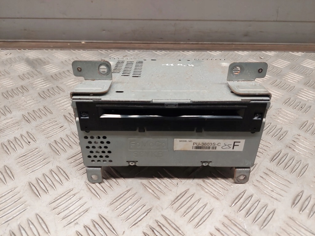 фото №1, Ford mustang vi gr3t19c107da автомагнитола