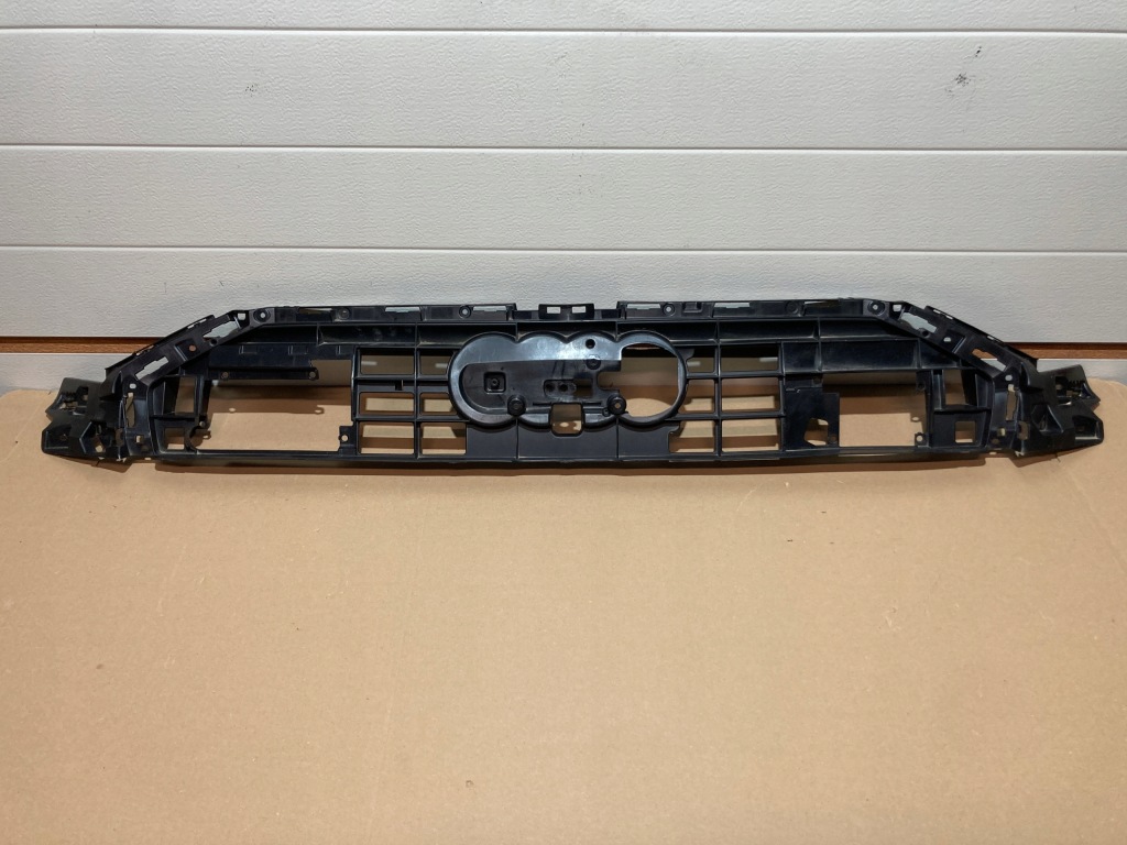 фото №1, Усилитель решетка каркас audi a6 c8 4k0