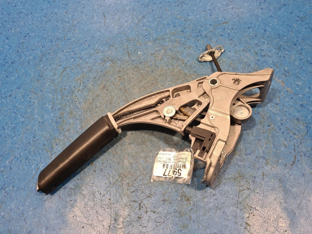 Skoda octavia 3 універсал scout важіль гальма ручного 5e0711301c Недорого