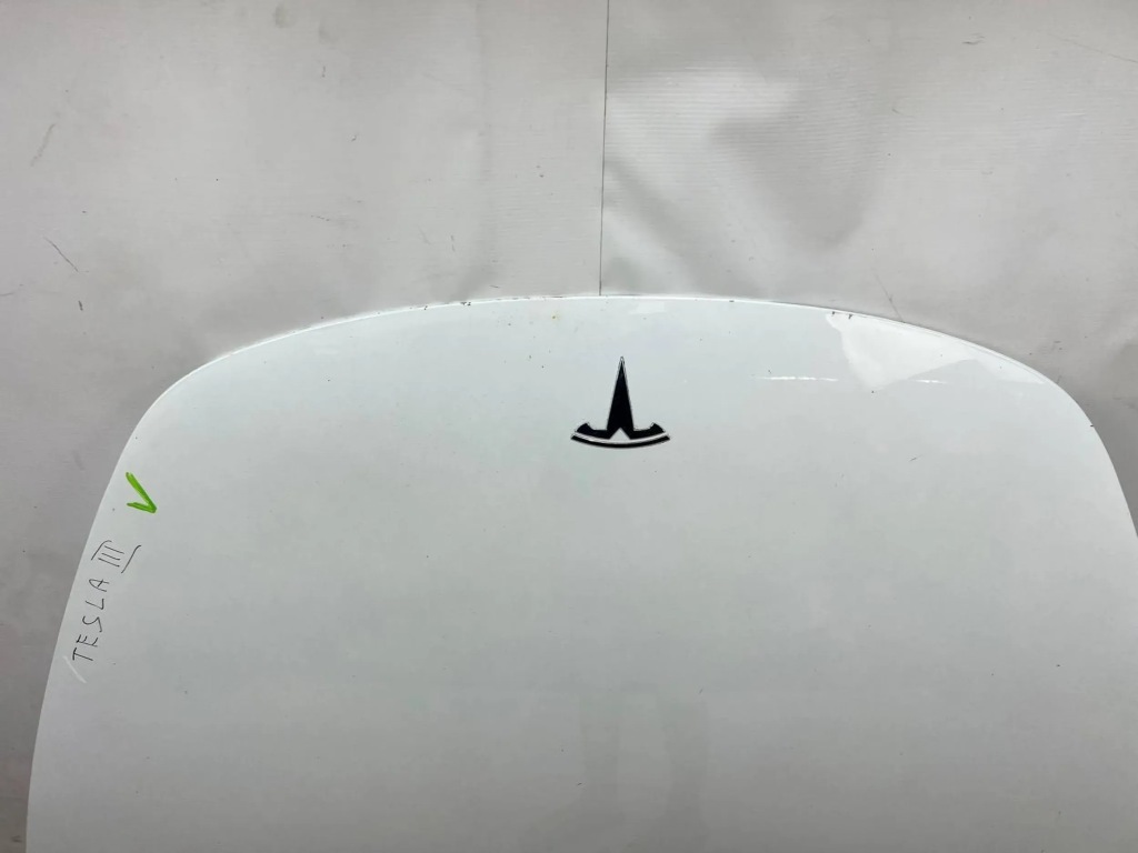 Tesla model 3 капот кришка передня 1081390-e0-c в Україні