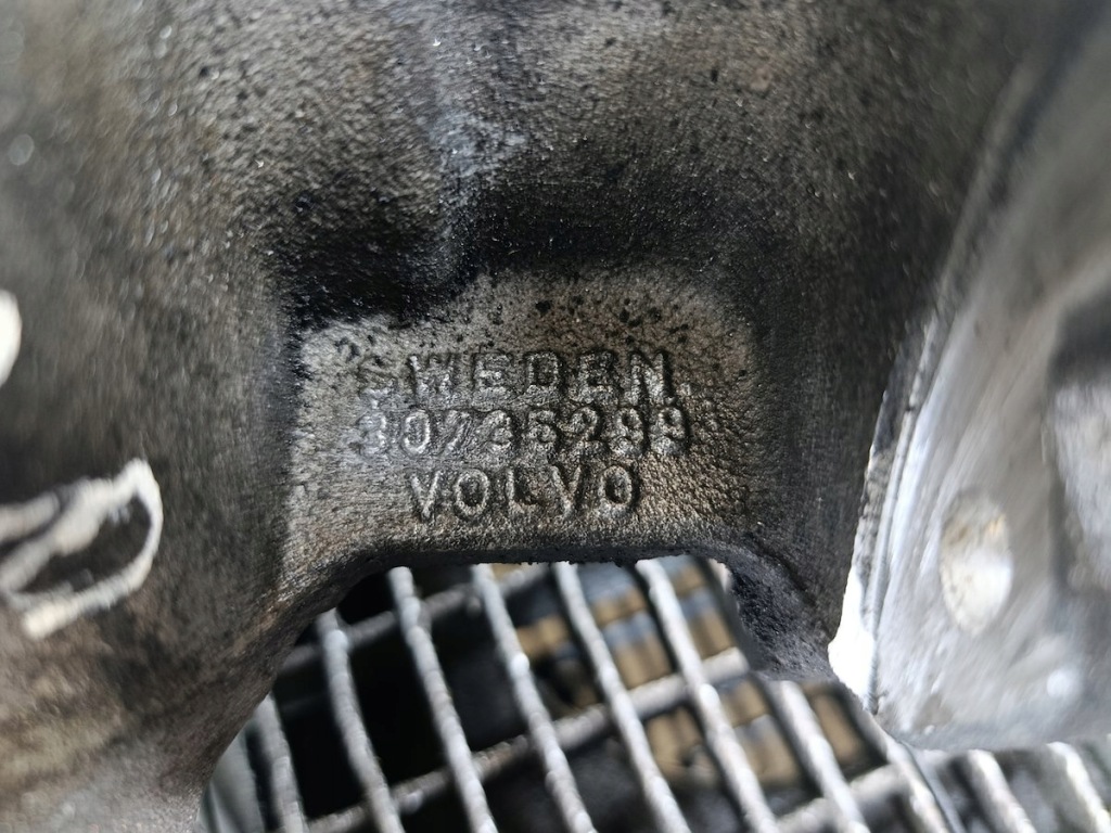 Редуктор коробки передач volvo xc70 00-07 30735299 2.4 d Киев