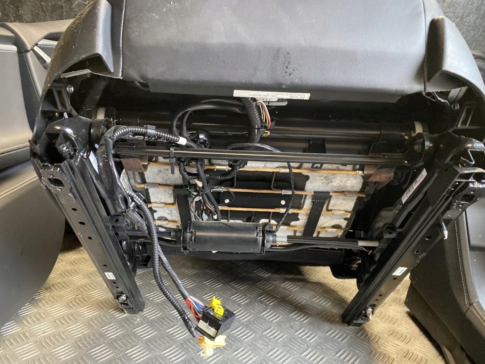 фото №6, Сидіння, заднє сидіння, комплект tesla model s 2014 панель двері підлокітник