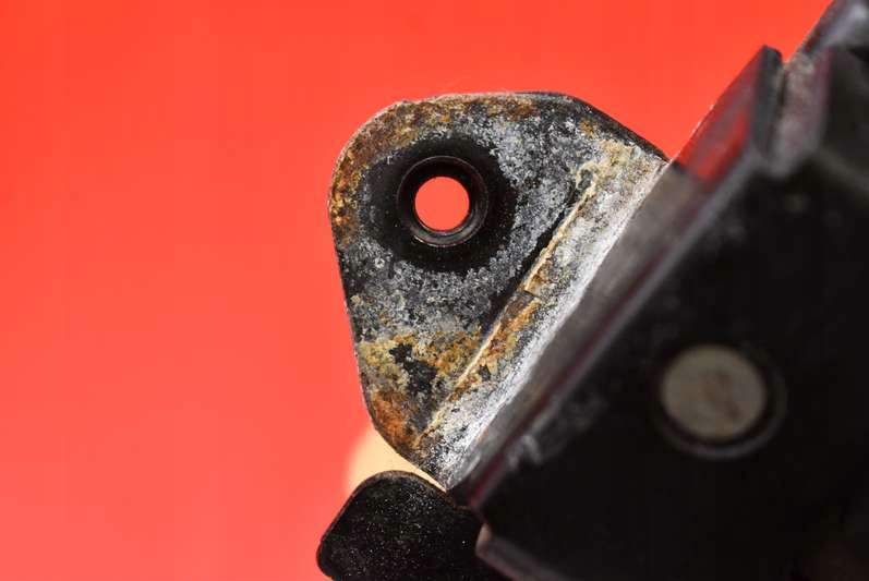 фото №9, Замок кришки задня багажника mazda premacy 1 i cp 99-01