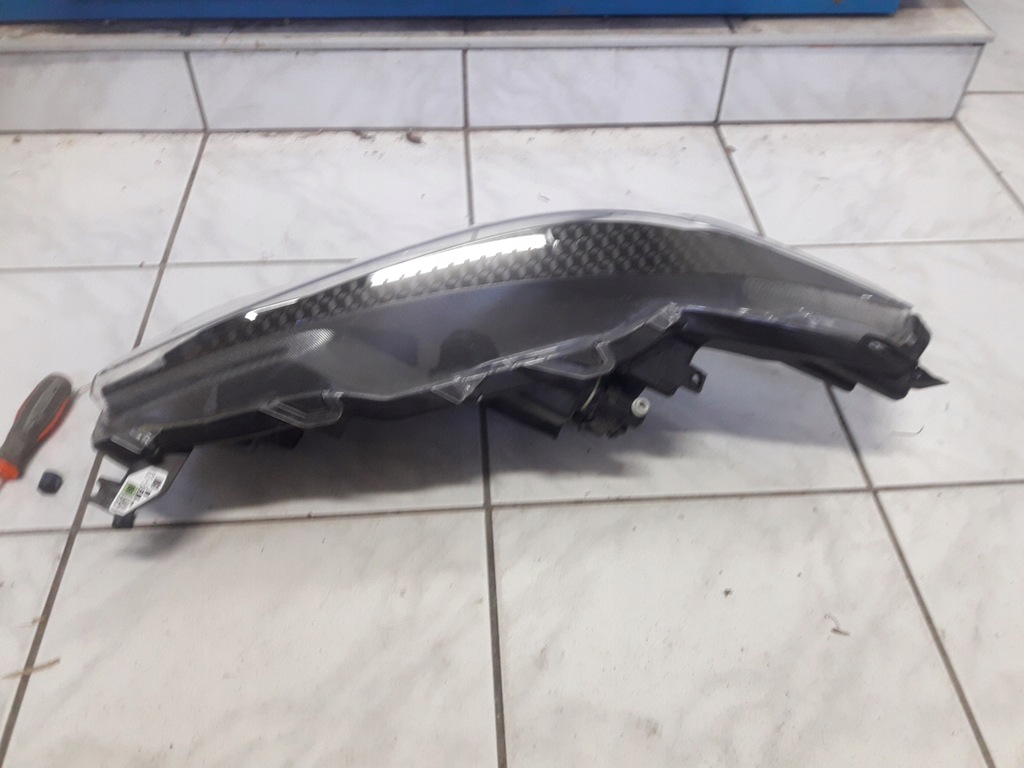 фото №7, Mazda 2 hybrid toyota yaris iv лампа правая перед europa 2020-2025