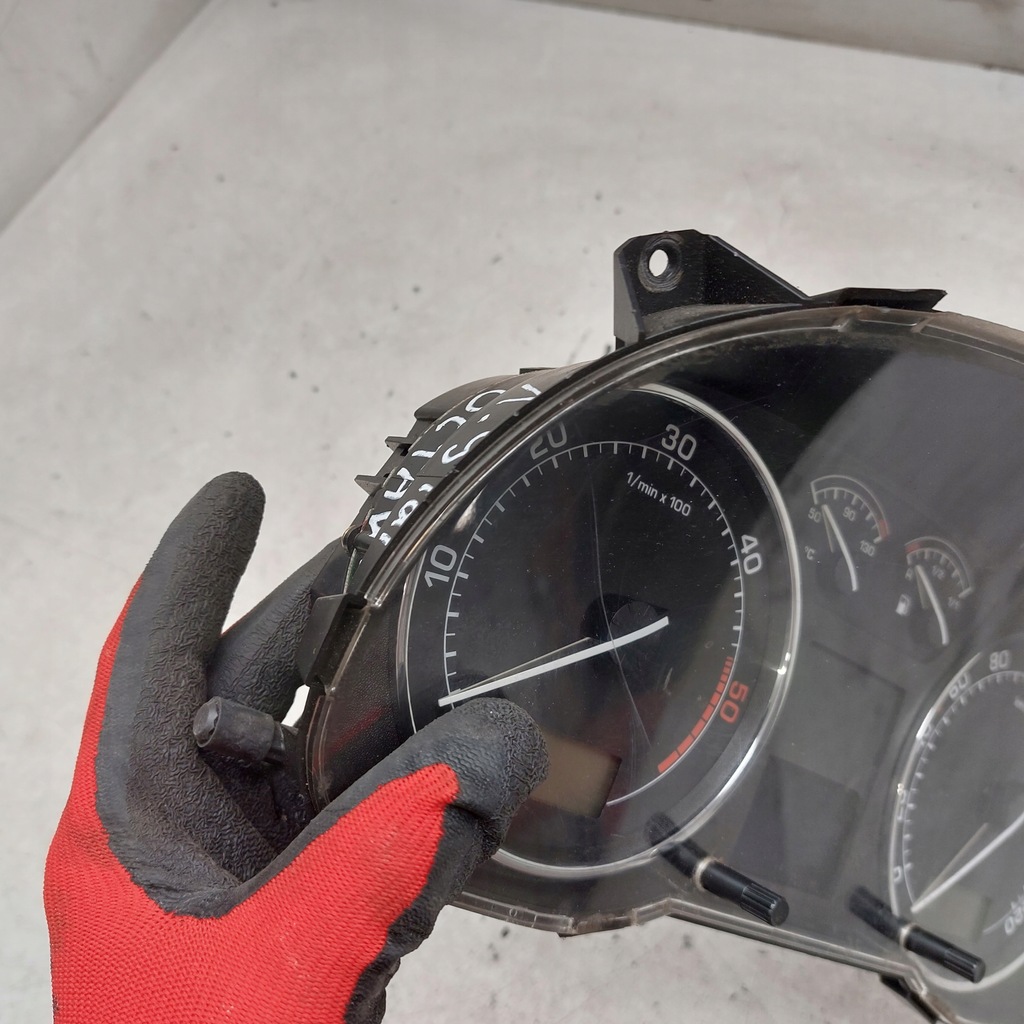 фото №15, Skoda octavia 1,9tdi счетчик приборы 1u0920820g