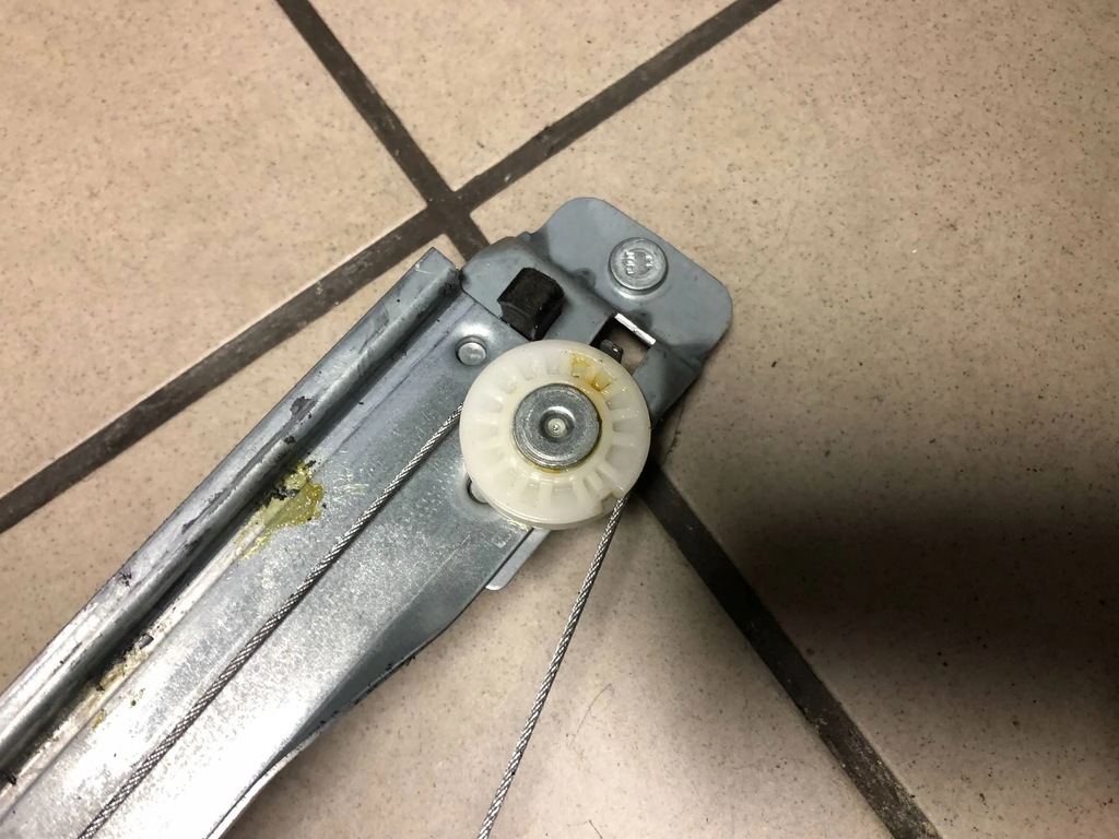 фото №5, Механізм скло перед renault clio iv 128001071-e