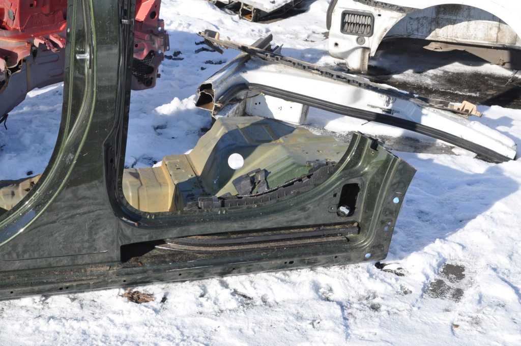 Peugeot rifter 2025r стойку средний b порог левый Оригинал