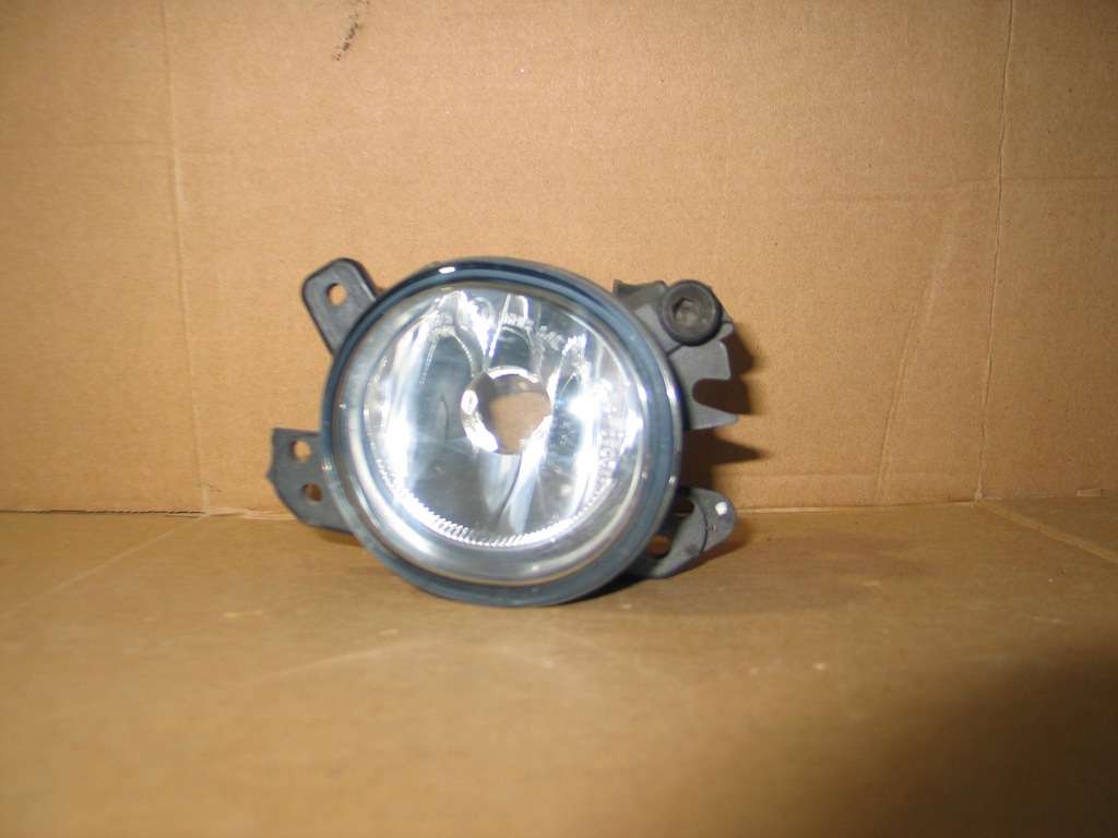 фото №1, Протитуманна фара mercedes r-klasa glk w204 a2518200856