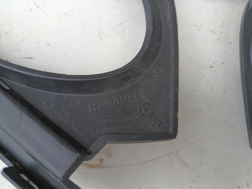 фото №7, Dacia sandero рамка решётка бампера правая левая перед 261a36451r 261a28671r