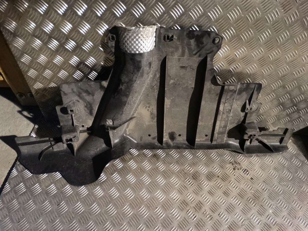 фото №1, Idealna захист теплова mercedes w247 w177 w118 1