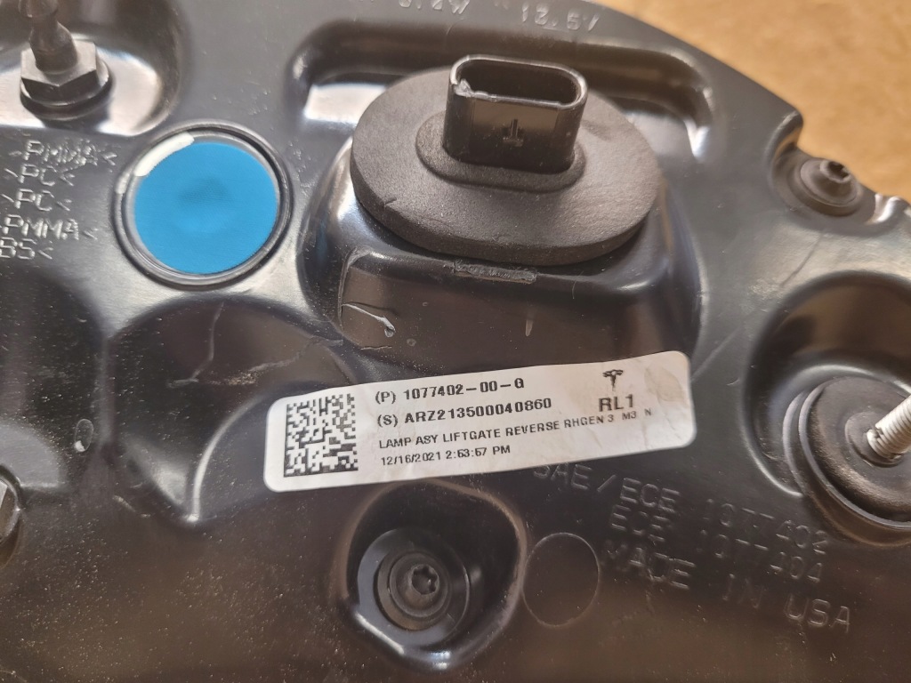 фото №3, Лампа задня права tesla model 3