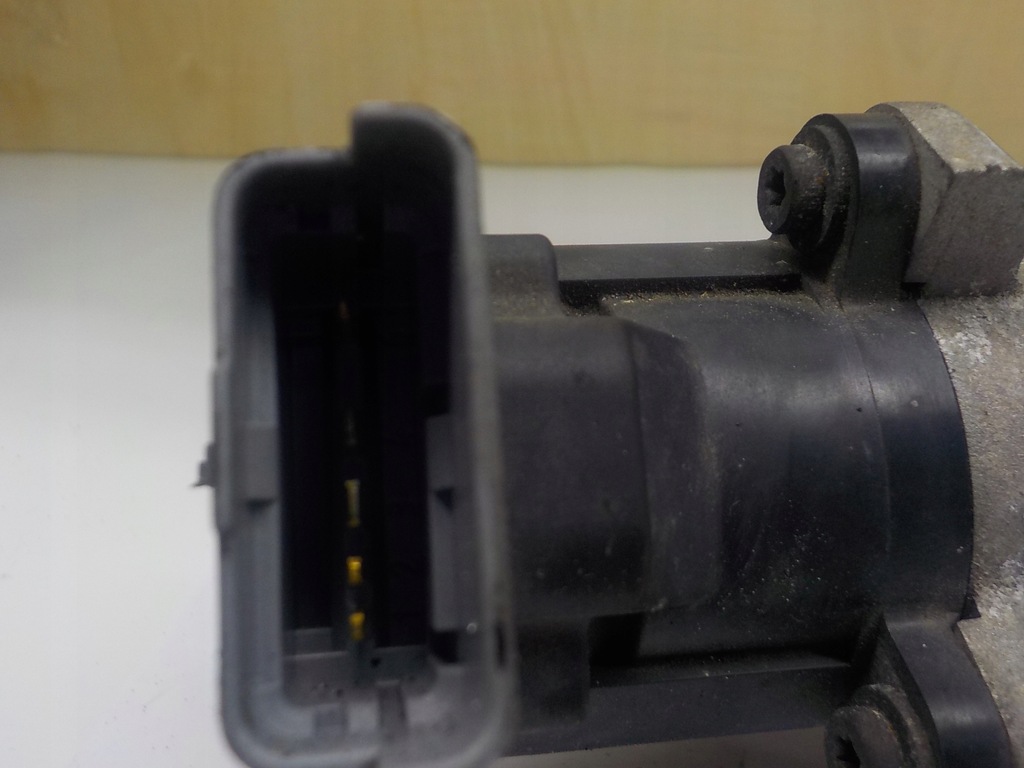 фото №8, Jaguar оригинальный номер 4r8q-9y493-bj радиатор клапан egr