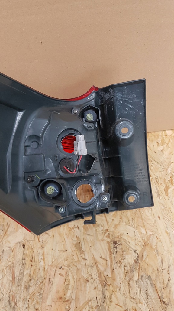 фото №8, Лампа задняя правая toyota auris ii lift kombi