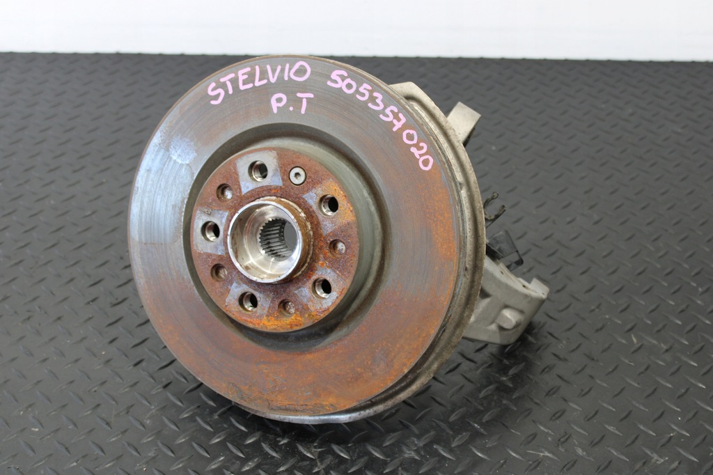 фото №1, Поворотный кулак правый задняя alfa romeo stelvio 505357020