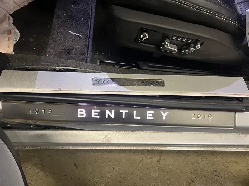 Bentley continental gt 18-24 3s 3sd door поріг 3sd853537m led trim в Україні
