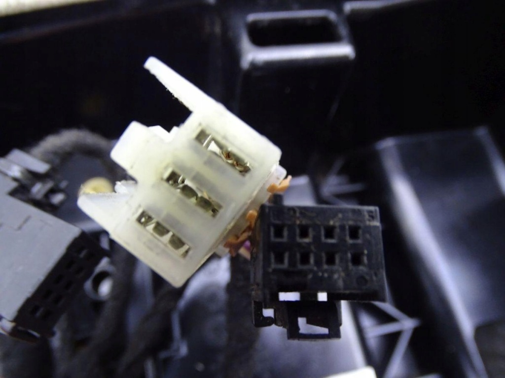 Купити Maserati quattroporte vi 12-24 тунель середній підлокітник бежева шкіра європа