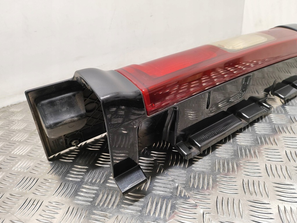 фото №9, Opel vivaro 2016 ліва сторона лампа задня