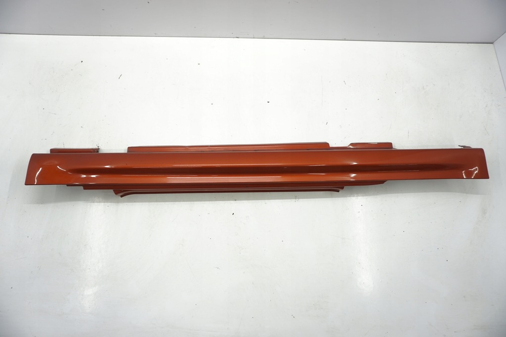 фото №1, Mini r56 lci молдинг порог правая b23